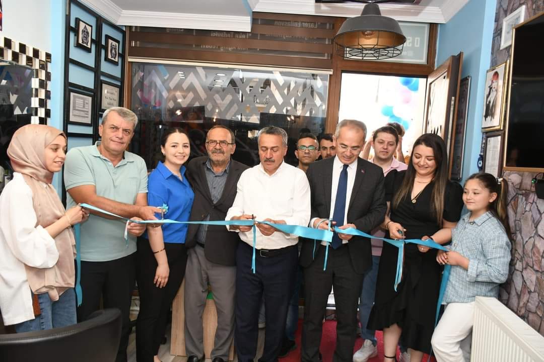 Kaymakam Pişkin İş Yeri Açılışına Katıldı